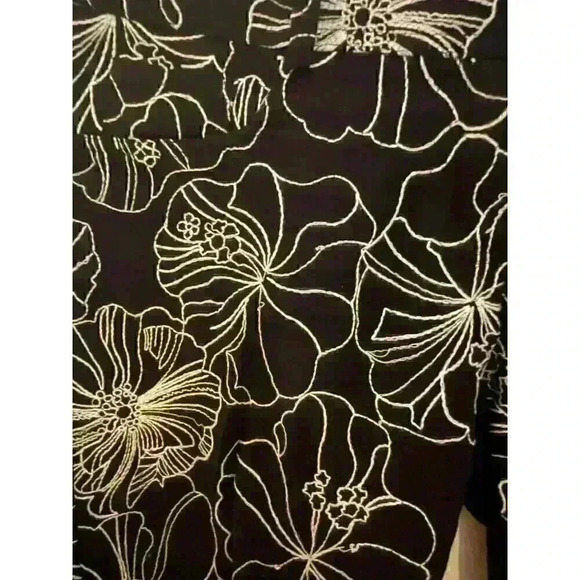 Cache Women's Bermuda Shorts Size 8 Black White Lotus Embroidered Coquette Artsy - Picture 2 of 4